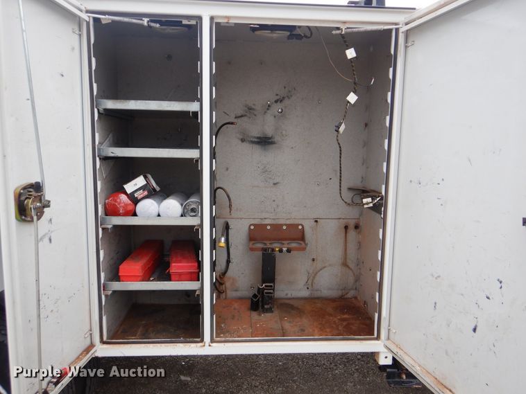 image for item AE9744 2008 Chevrolet C5500  utility bed truck with crane