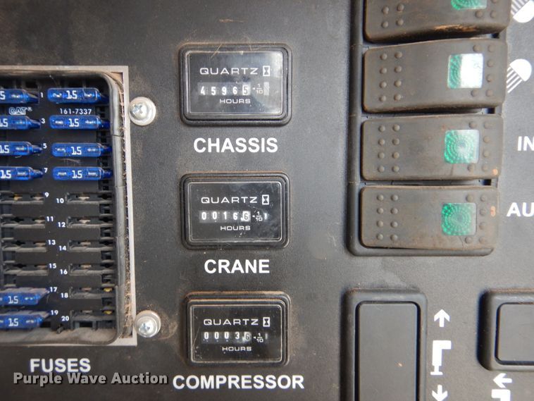 image for item AE9744 2008 Chevrolet C5500  utility bed truck with crane