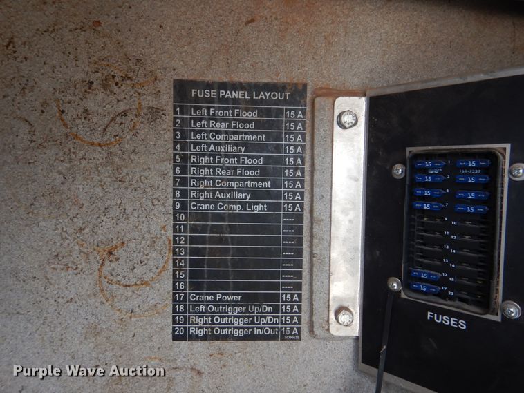 image for item AE9744 2008 Chevrolet C5500  utility bed truck with crane