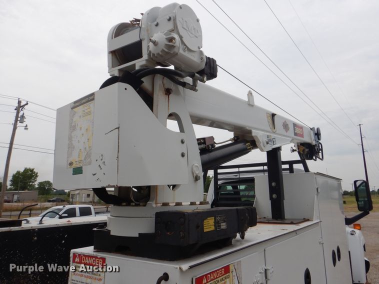 image for item AE9744 2008 Chevrolet C5500  utility bed truck with crane