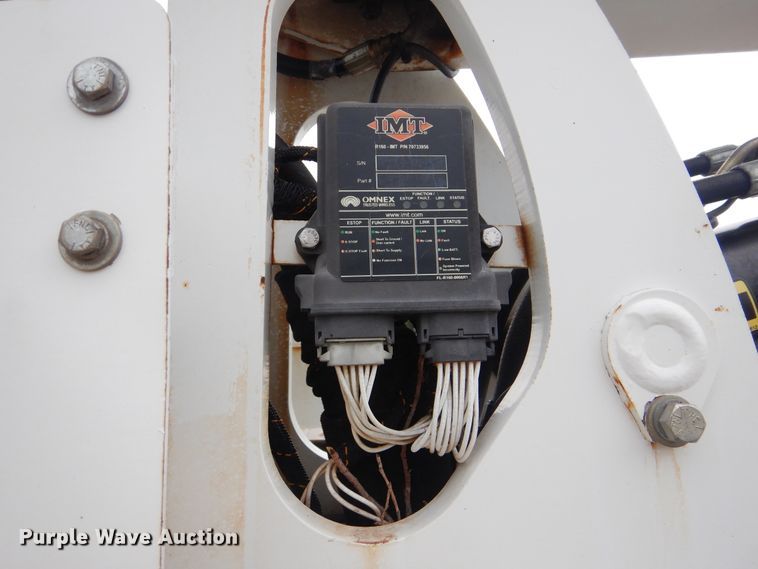 image for item AE9744 2008 Chevrolet C5500  utility bed truck with crane