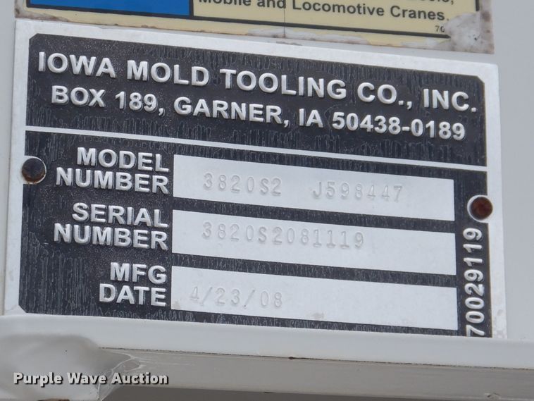 image for item AE9744 2008 Chevrolet C5500  utility bed truck with crane