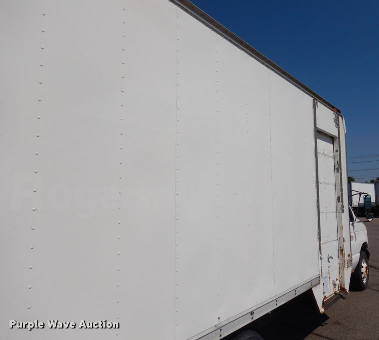 image for item DA8386 1997 Ford Econoline E450  box truck