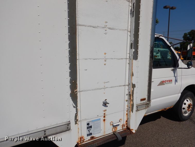 image for item DA8386 1997 Ford Econoline E450  box truck