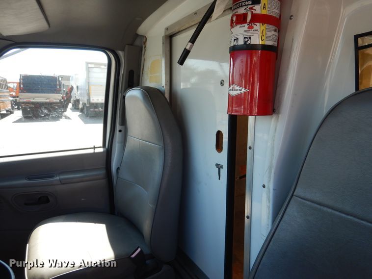 image for item DA8386 1997 Ford Econoline E450  box truck