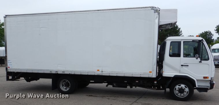 image for item DA8391 2005 UD Nissan 2300LP  refrigerated truck