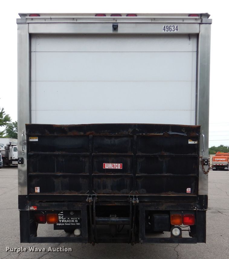 image for item DA8391 2005 UD Nissan 2300LP  refrigerated truck