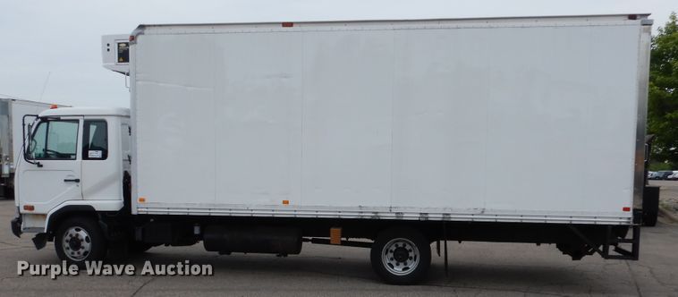 image for item DA8391 2005 UD Nissan 2300LP  refrigerated truck