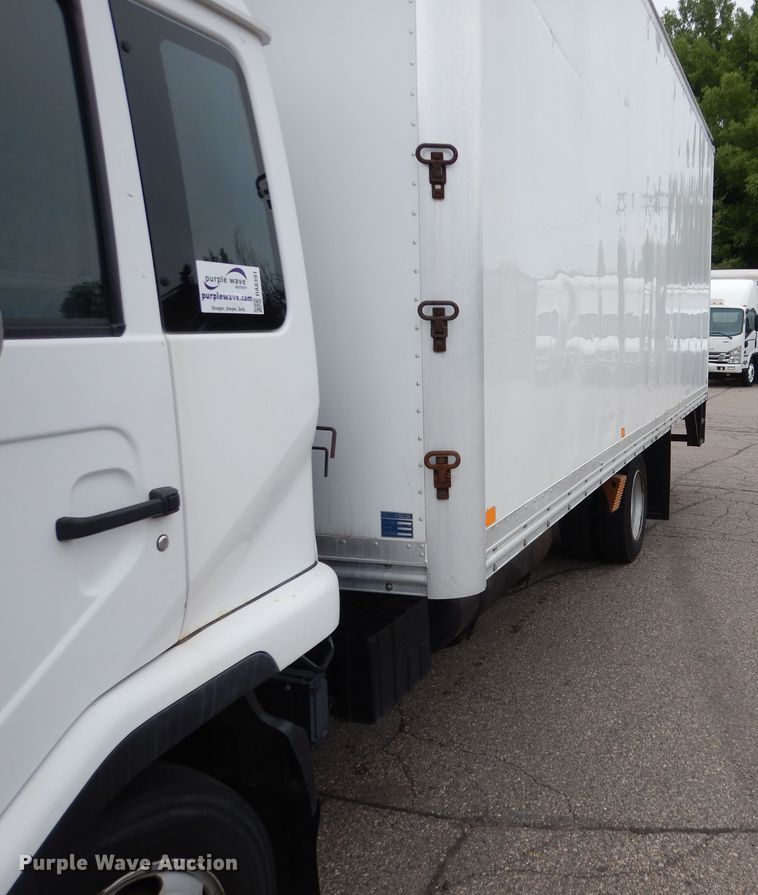 image for item DA8391 2005 UD Nissan 2300LP  refrigerated truck