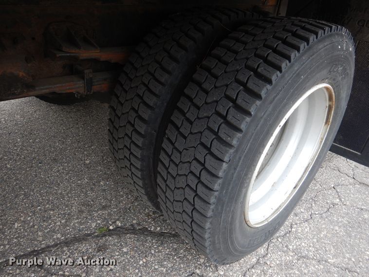 image for item DA8391 2005 UD Nissan 2300LP  refrigerated truck