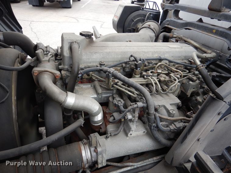 image for item DA8391 2005 UD Nissan 2300LP  refrigerated truck