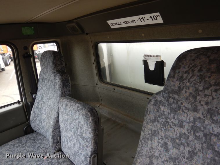 image for item DA8391 2005 UD Nissan 2300LP  refrigerated truck