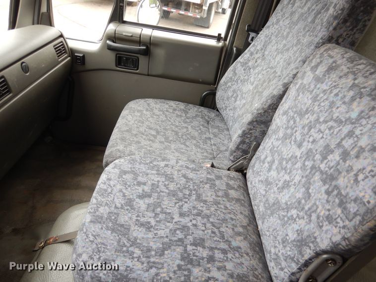 image for item DA8391 2005 UD Nissan 2300LP  refrigerated truck