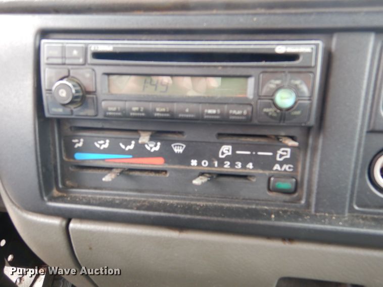 image for item DA8391 2005 UD Nissan 2300LP  refrigerated truck