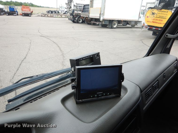 image for item DA8391 2005 UD Nissan 2300LP  refrigerated truck