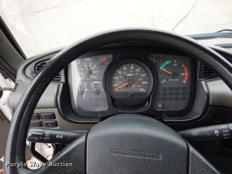 image for item DA8391 2005 UD Nissan 2300LP  refrigerated truck