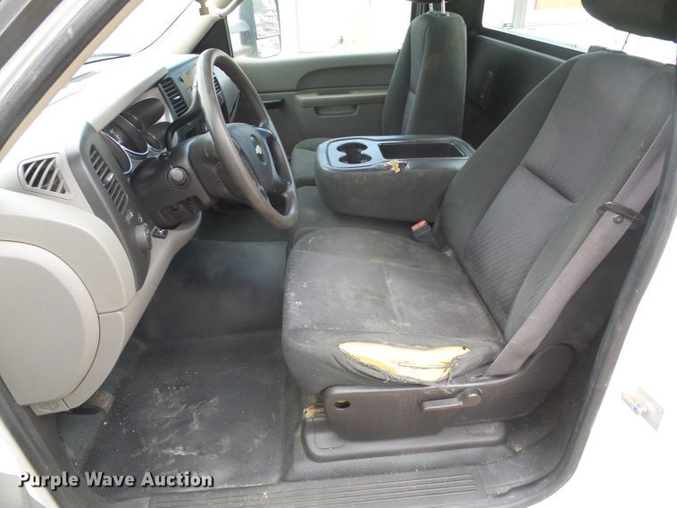 image for item DD0480 2011 Chevrolet 2500HD  utility bed pickup truck