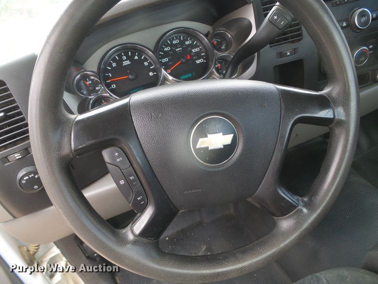 image for item DD0480 2011 Chevrolet 2500HD  utility bed pickup truck