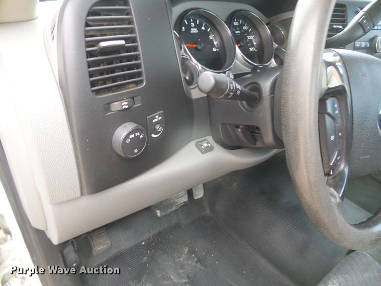 image for item DD0480 2011 Chevrolet 2500HD  utility bed pickup truck