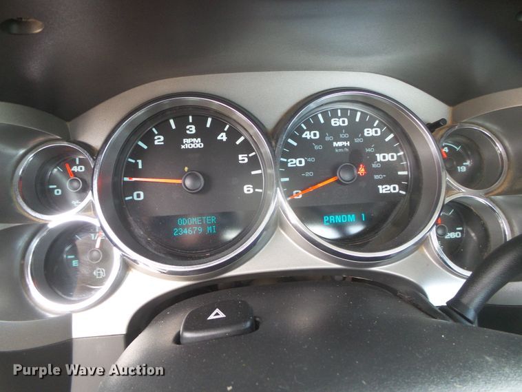 image for item DD0480 2011 Chevrolet 2500HD  utility bed pickup truck