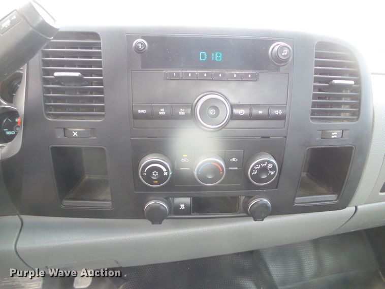 image for item DD0480 2011 Chevrolet 2500HD  utility bed pickup truck