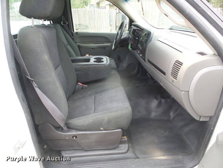 image for item DD0480 2011 Chevrolet 2500HD  utility bed pickup truck