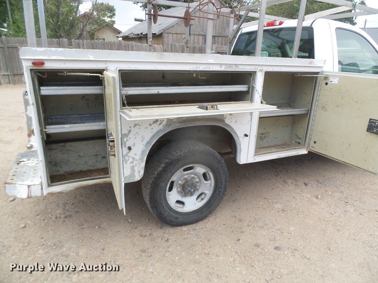 image for item DD0480 2011 Chevrolet 2500HD  utility bed pickup truck