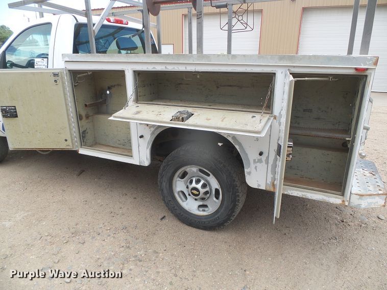 image for item DD0480 2011 Chevrolet 2500HD  utility bed pickup truck