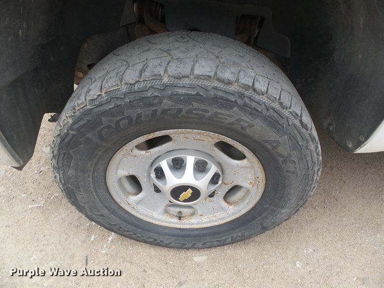 image for item DD0480 2011 Chevrolet 2500HD  utility bed pickup truck