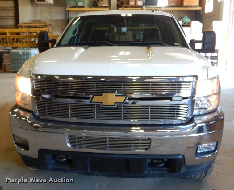 image for item DD2543 2011 Chevrolet Silverado 2500HD  Crew Cab pickup truck