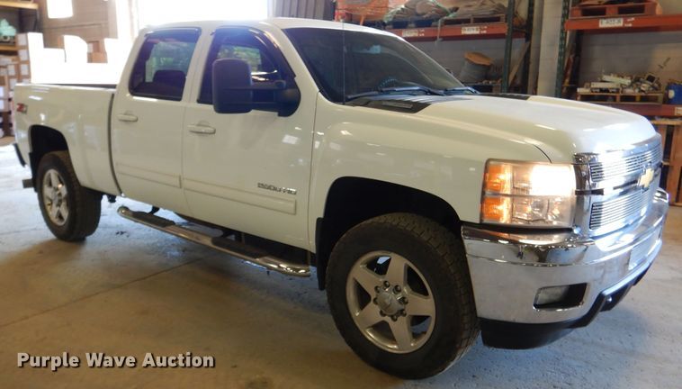 image for item DD2543 2011 Chevrolet Silverado 2500HD  Crew Cab pickup truck