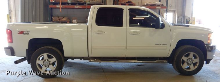 image for item DD2543 2011 Chevrolet Silverado 2500HD  Crew Cab pickup truck