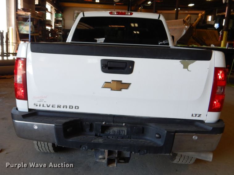 image for item DD2543 2011 Chevrolet Silverado 2500HD  Crew Cab pickup truck