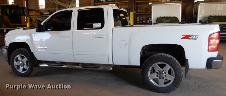 image for item DD2543 2011 Chevrolet Silverado 2500HD  Crew Cab pickup truck