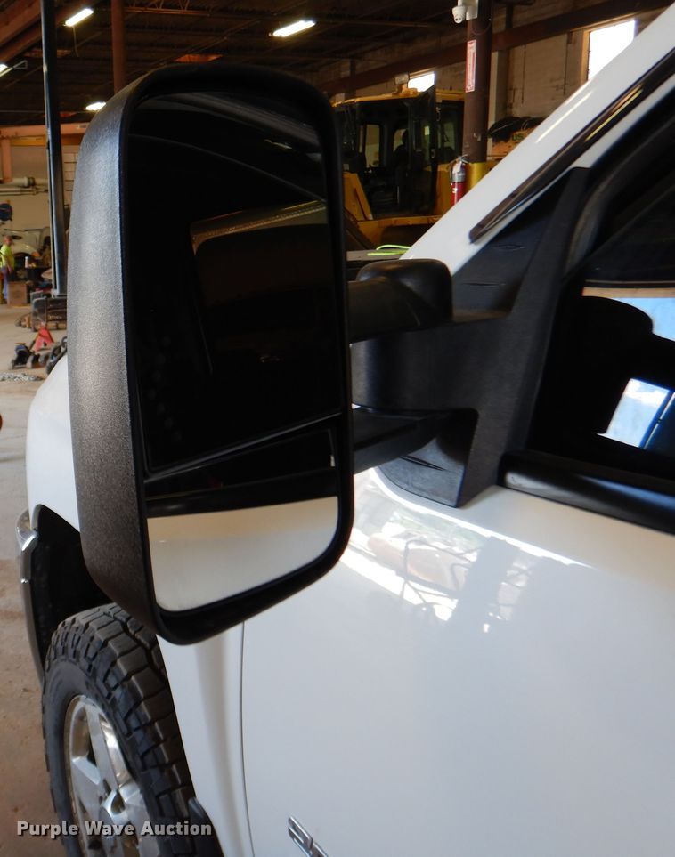 image for item DD2543 2011 Chevrolet Silverado 2500HD  Crew Cab pickup truck