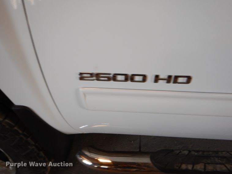 image for item DD2543 2011 Chevrolet Silverado 2500HD  Crew Cab pickup truck