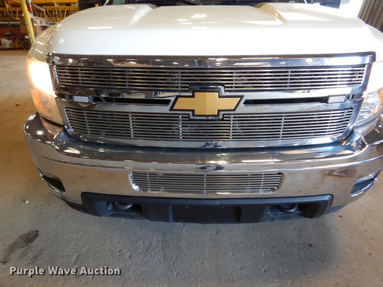 image for item DD2543 2011 Chevrolet Silverado 2500HD  Crew Cab pickup truck