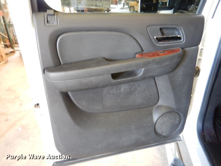 image for item DD2543 2011 Chevrolet Silverado 2500HD  Crew Cab pickup truck