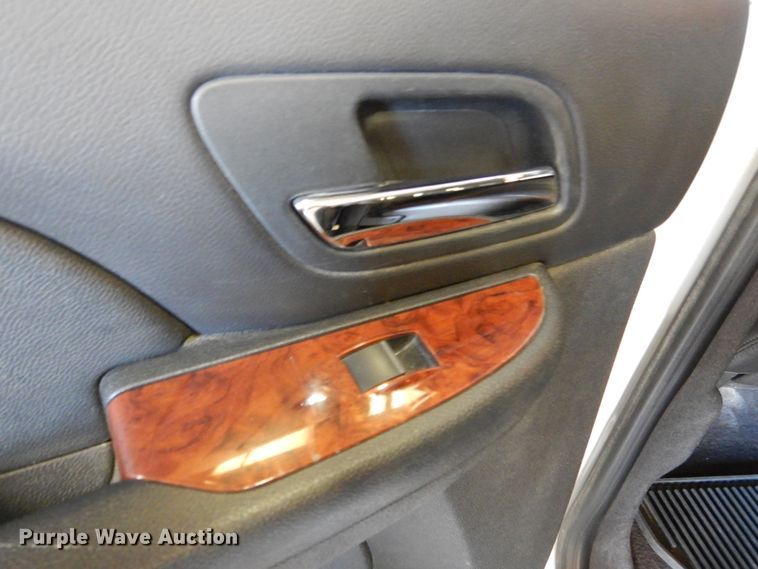 image for item DD2543 2011 Chevrolet Silverado 2500HD  Crew Cab pickup truck