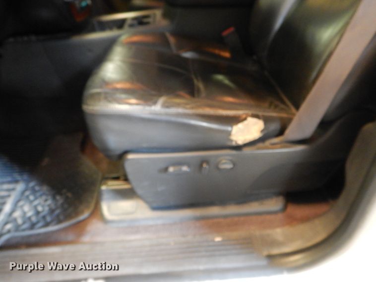 image for item DD2543 2011 Chevrolet Silverado 2500HD  Crew Cab pickup truck