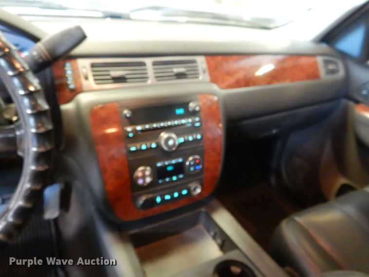 image for item DD2543 2011 Chevrolet Silverado 2500HD  Crew Cab pickup truck