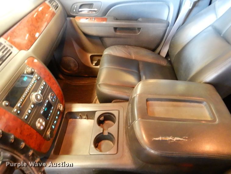 image for item DD2543 2011 Chevrolet Silverado 2500HD  Crew Cab pickup truck