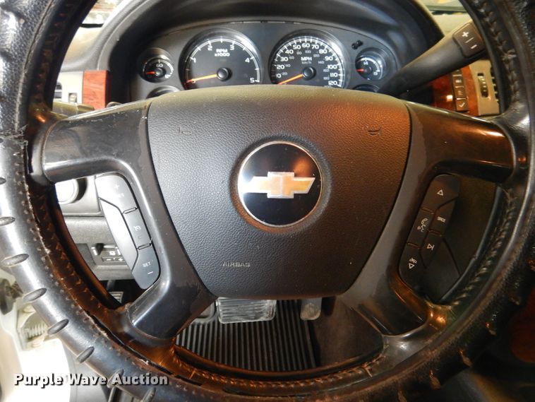 image for item DD2543 2011 Chevrolet Silverado 2500HD  Crew Cab pickup truck