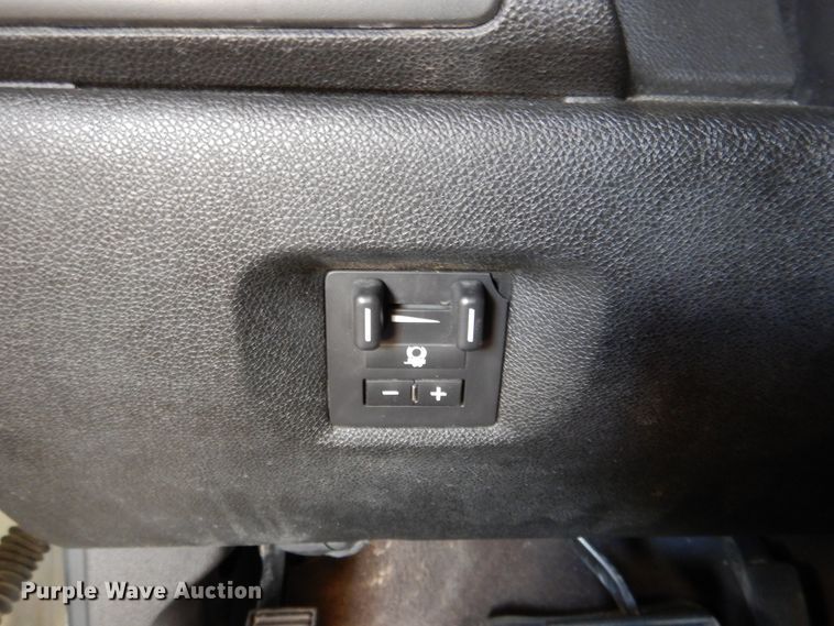 image for item DD2543 2011 Chevrolet Silverado 2500HD  Crew Cab pickup truck