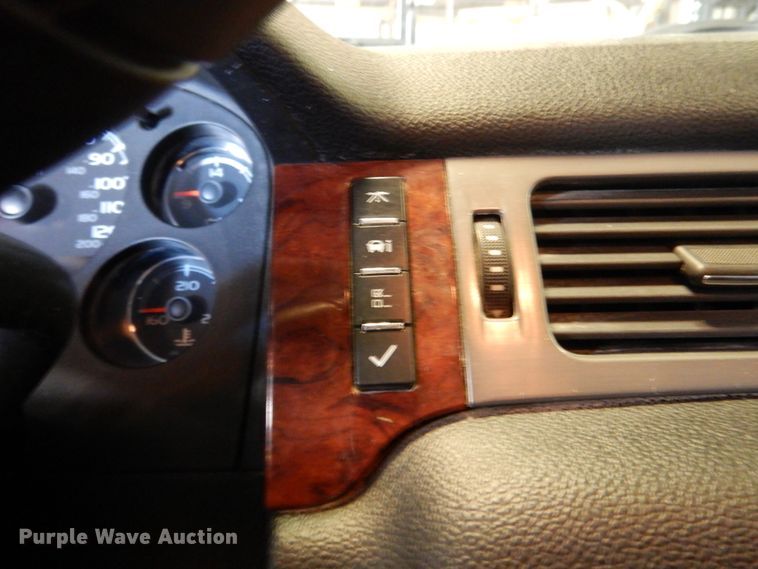 image for item DD2543 2011 Chevrolet Silverado 2500HD  Crew Cab pickup truck