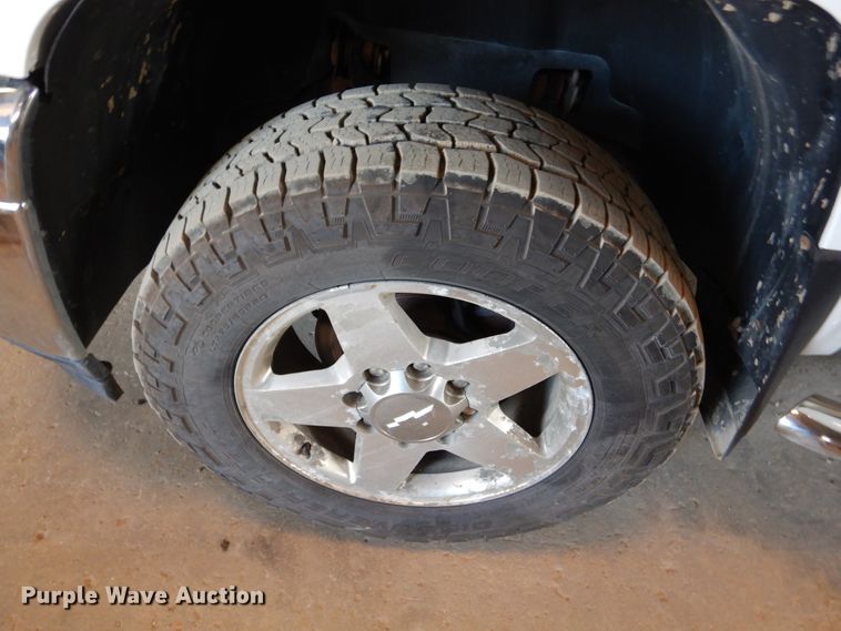 image for item DD2543 2011 Chevrolet Silverado 2500HD  Crew Cab pickup truck