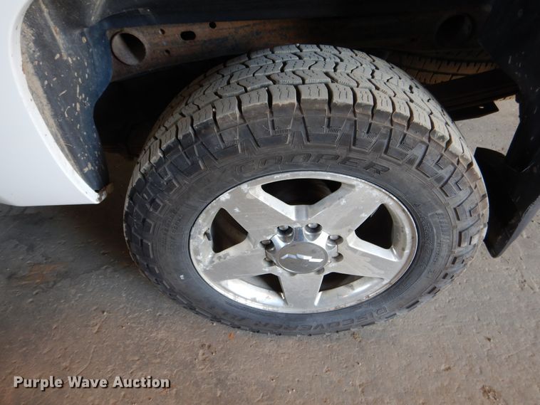 image for item DD2543 2011 Chevrolet Silverado 2500HD  Crew Cab pickup truck