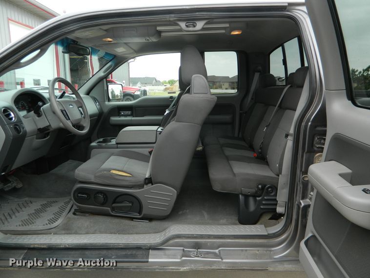 image for item DE4459 2004 Ford F150  SuperCab pickup truck