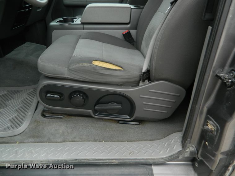 image for item DE4459 2004 Ford F150  SuperCab pickup truck