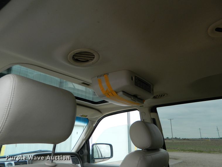 image for item DE4463 2004 Lincoln Navigator  SUV